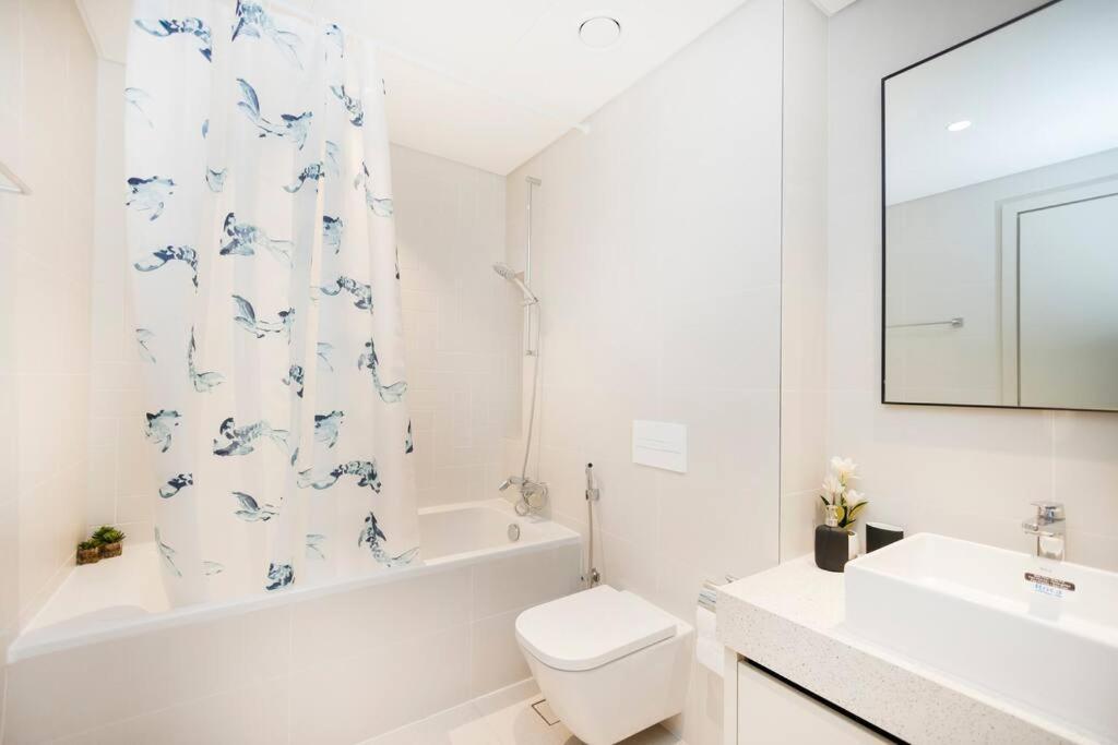 Apartment Cozy 1br At Marina Vista Offering Marina&sea Views 1204 Dubai