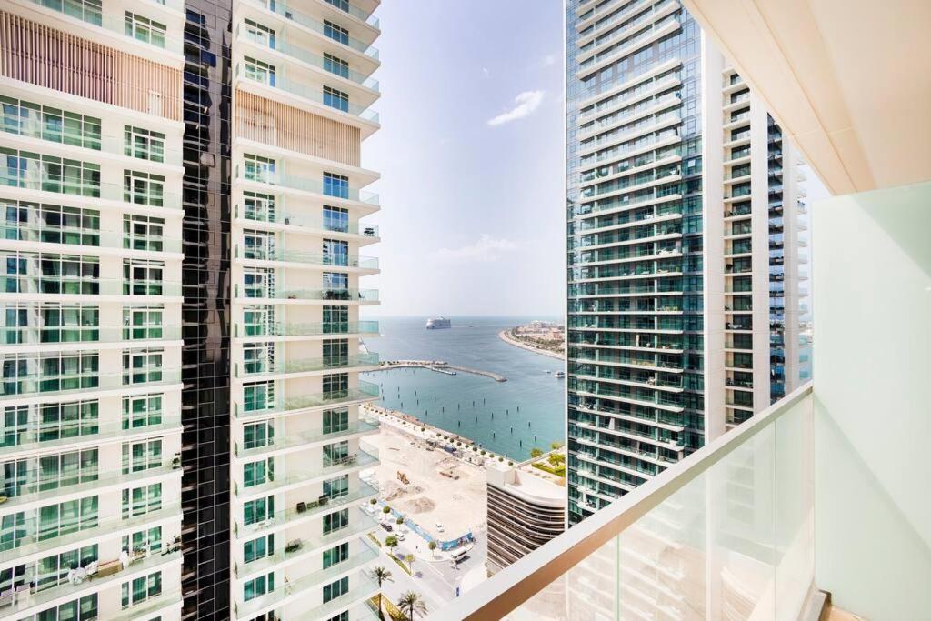 Cozy 1br At Marina Vista Offering Marina&sea Views 1204 Dubai