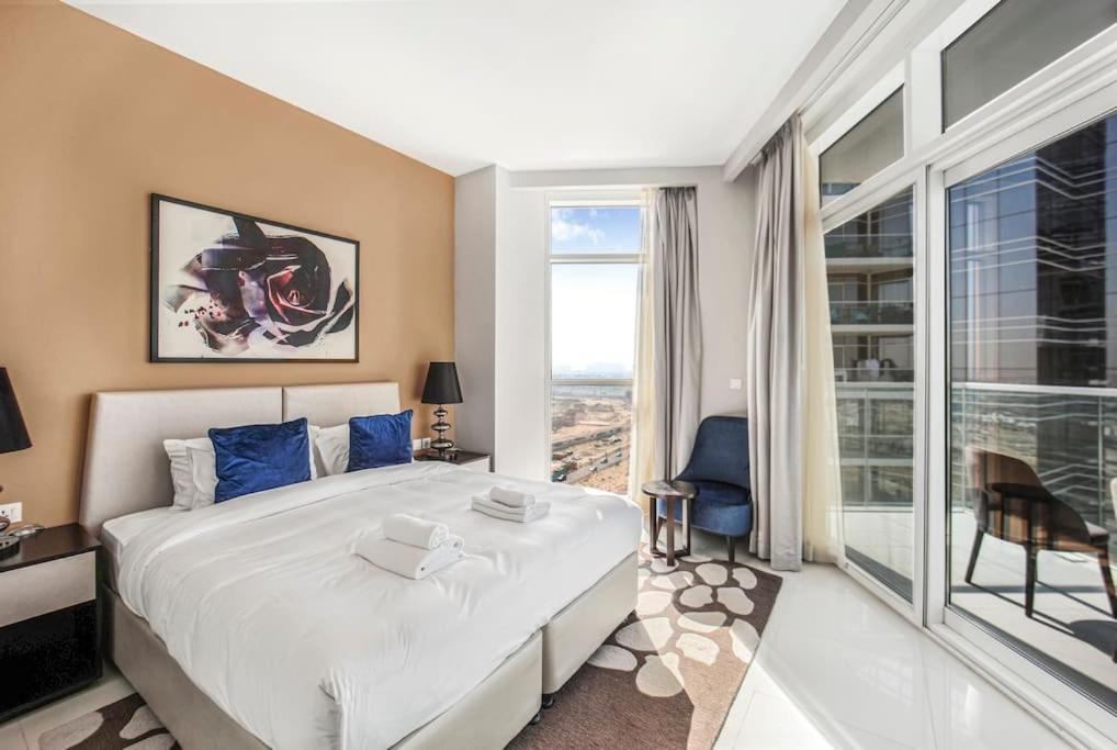 Tranquil With Golf View Apartment Dubai