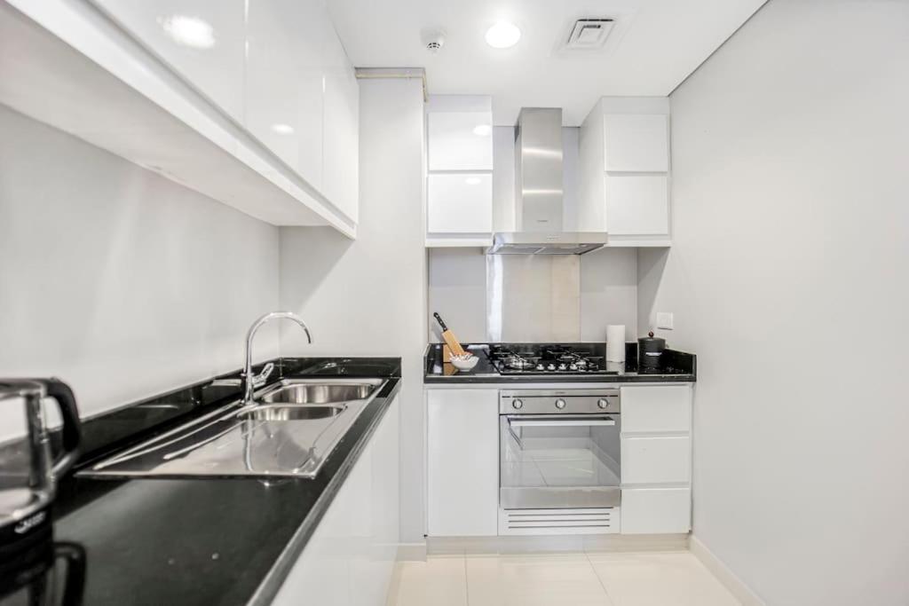 Tranquil With Golf View Apartment Dubai