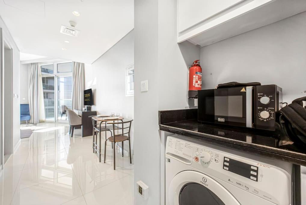 Apartment Tranquil With Golf View Dubai