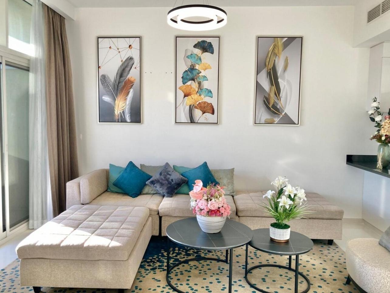 Apartment Luxurious 2br Skyline & Pool Views