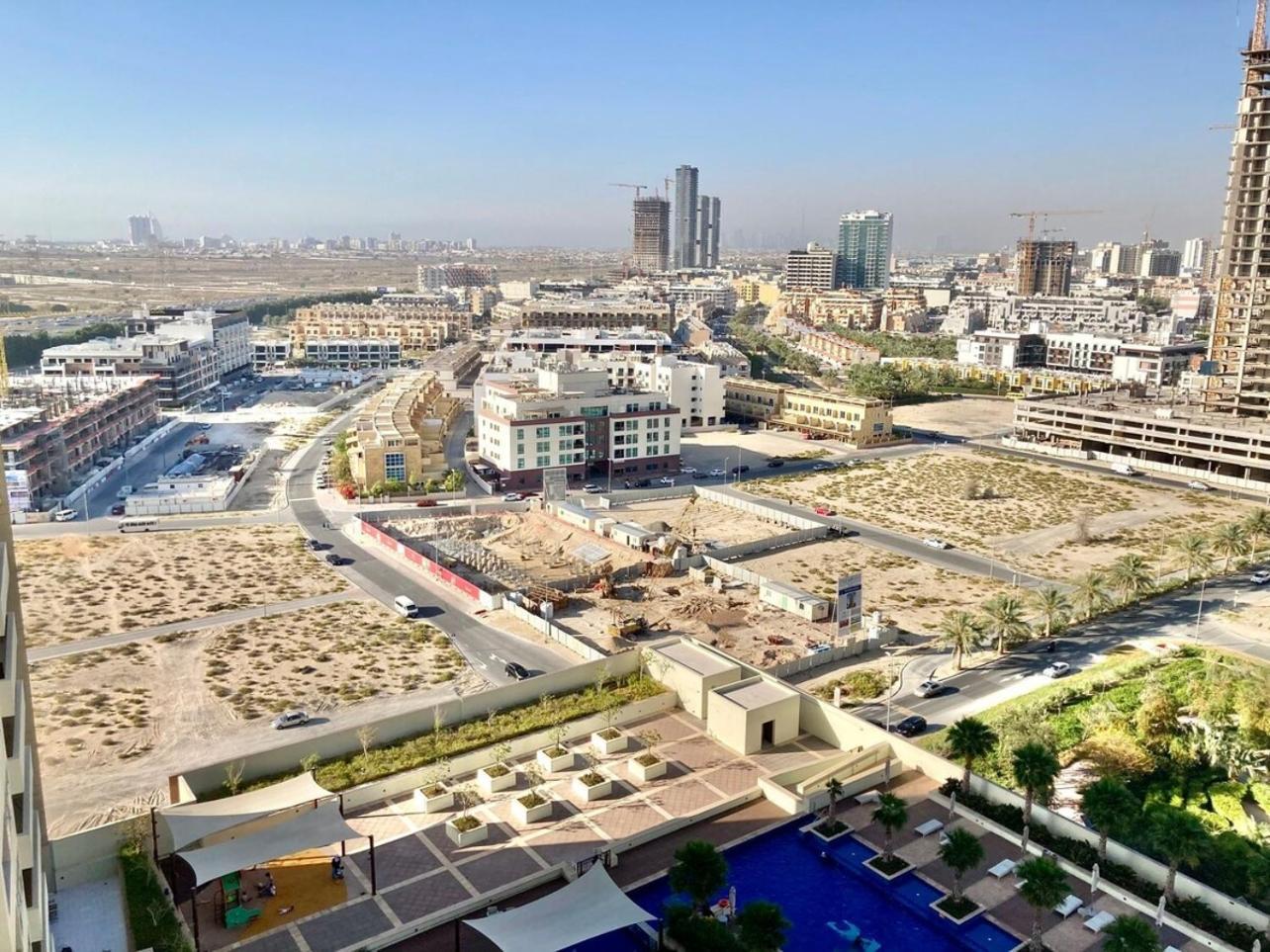 Luxurious 2br Skyline & Pool Views Apartment *