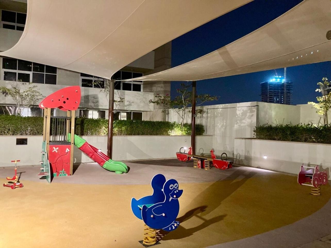 Apartment Luxurious 2br Skyline & Pool Views *