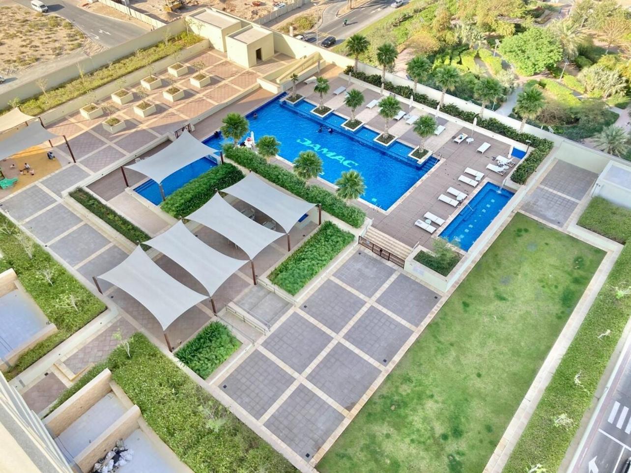 Apartment Luxurious 2br Skyline & Pool Views