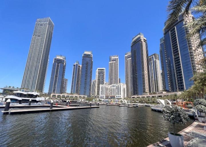 Creek Deck Point View- High Floor -5 Star Access -807 Apartment Dubai