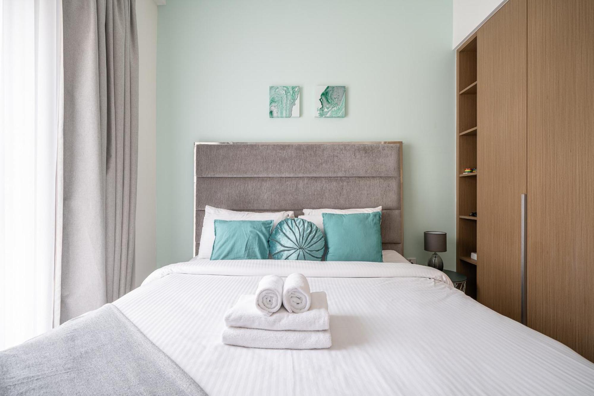 Modern & Relaxing One Bedroom Apartment *
