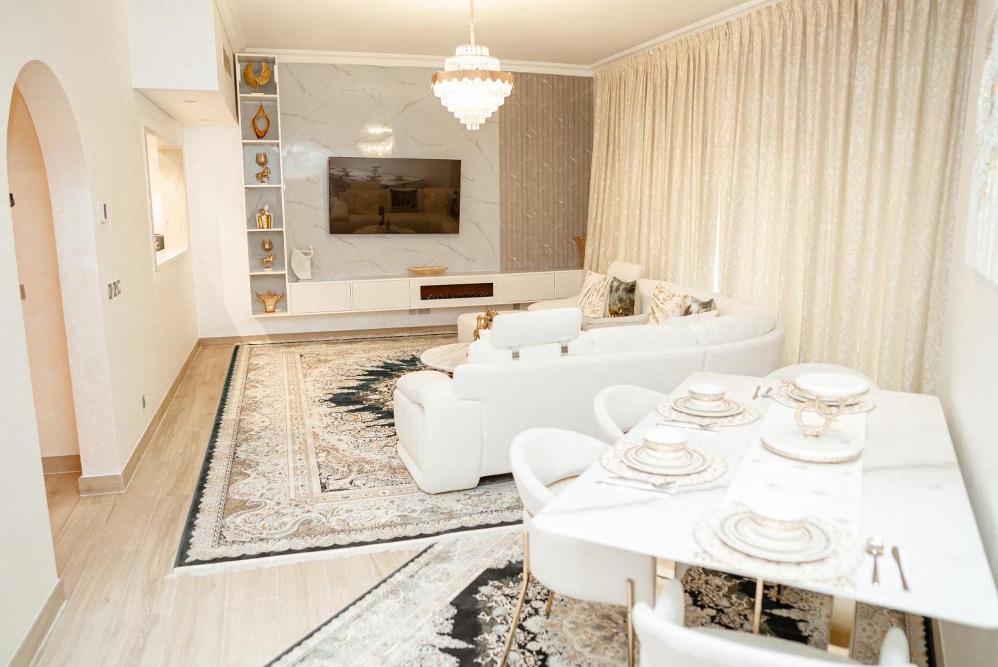 Apartment 2bdr Luxury In Palm