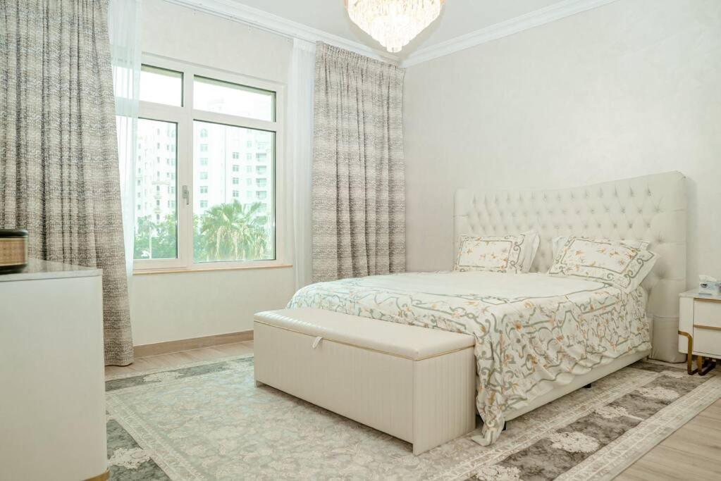 Apartment 2bdr Luxury In Palm Dubai