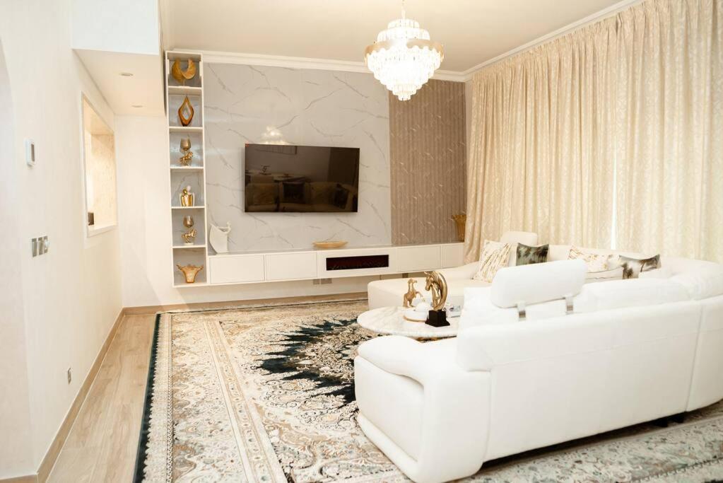 2bdr Luxury In Palm Apartment