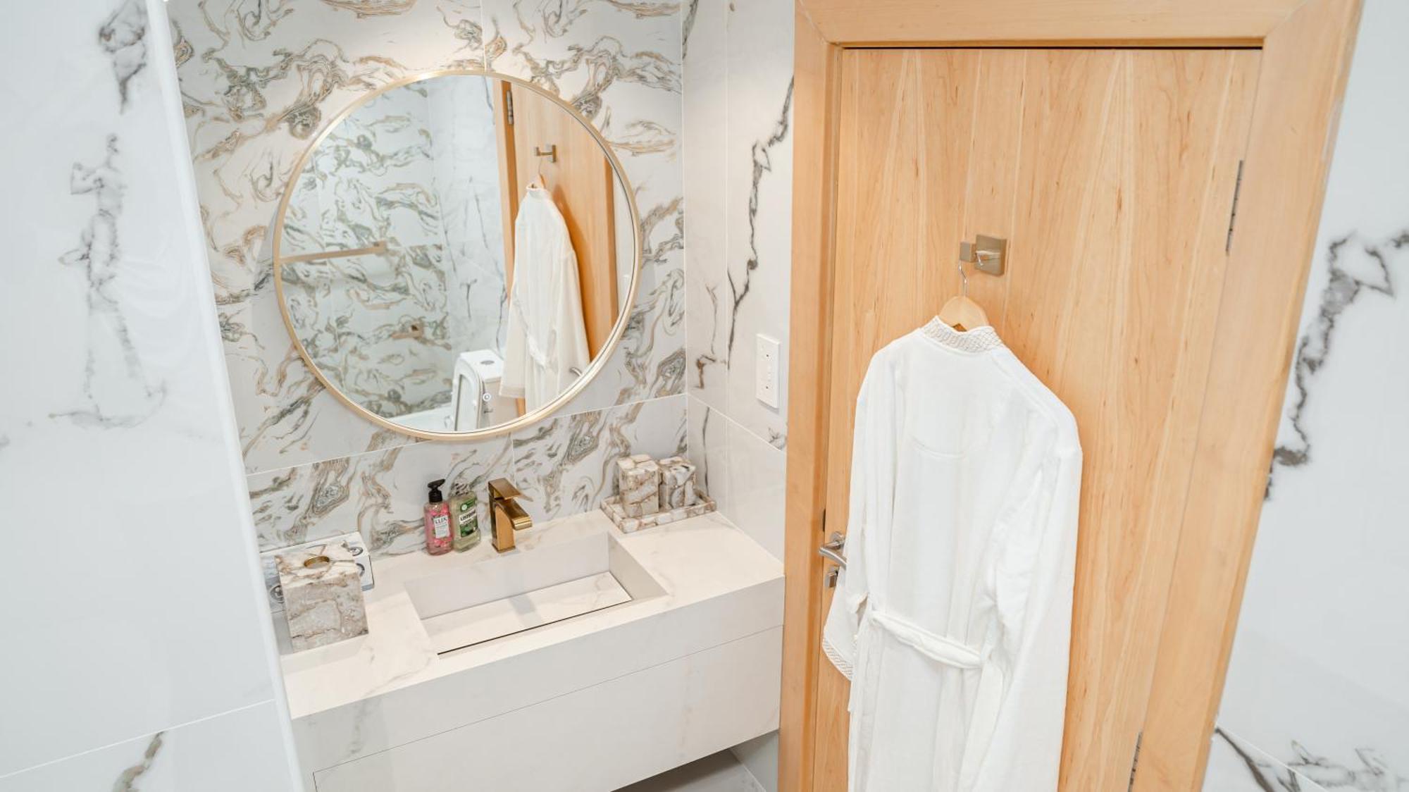 Apartment 2bdr Luxury In Palm *