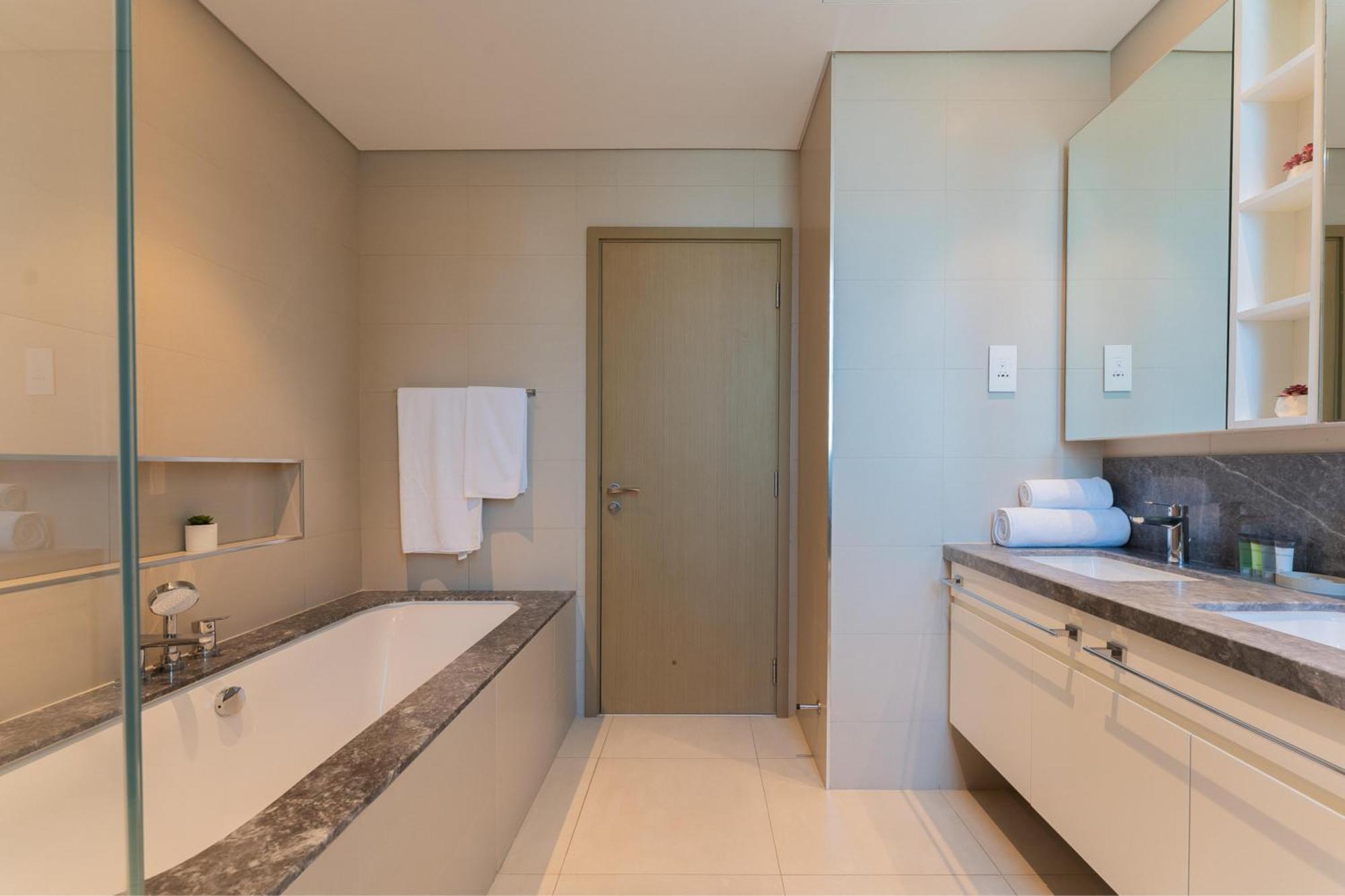 Havn - 2 Bed In Downtown, Linked To Mall Dubai