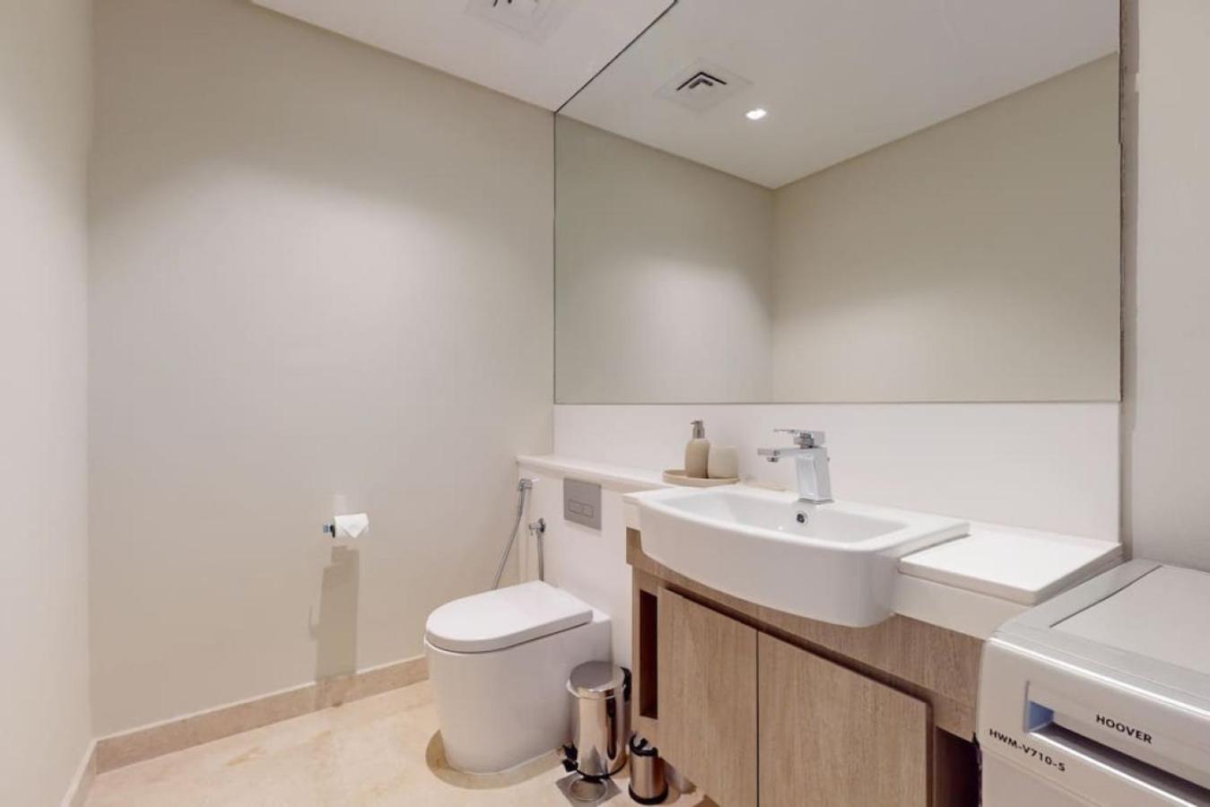 The Sterling - Modern One Bedroom *
