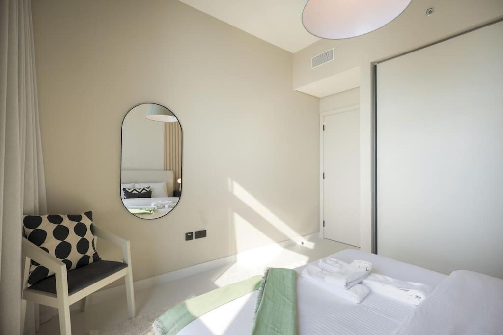 Stunning Beachfront 1br In Palm Jumeirah Apartment *