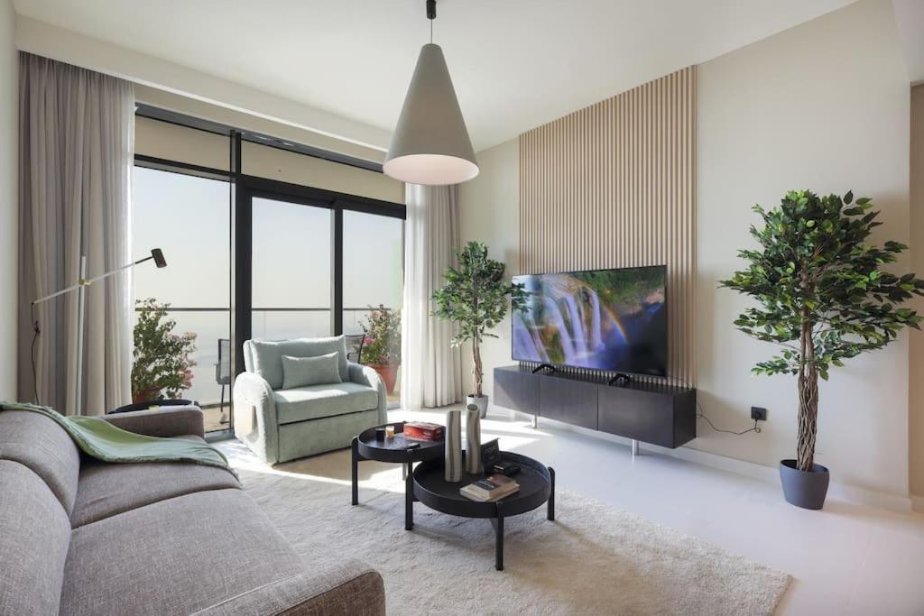 Stunning Beachfront 1br In Palm Jumeirah Apartment