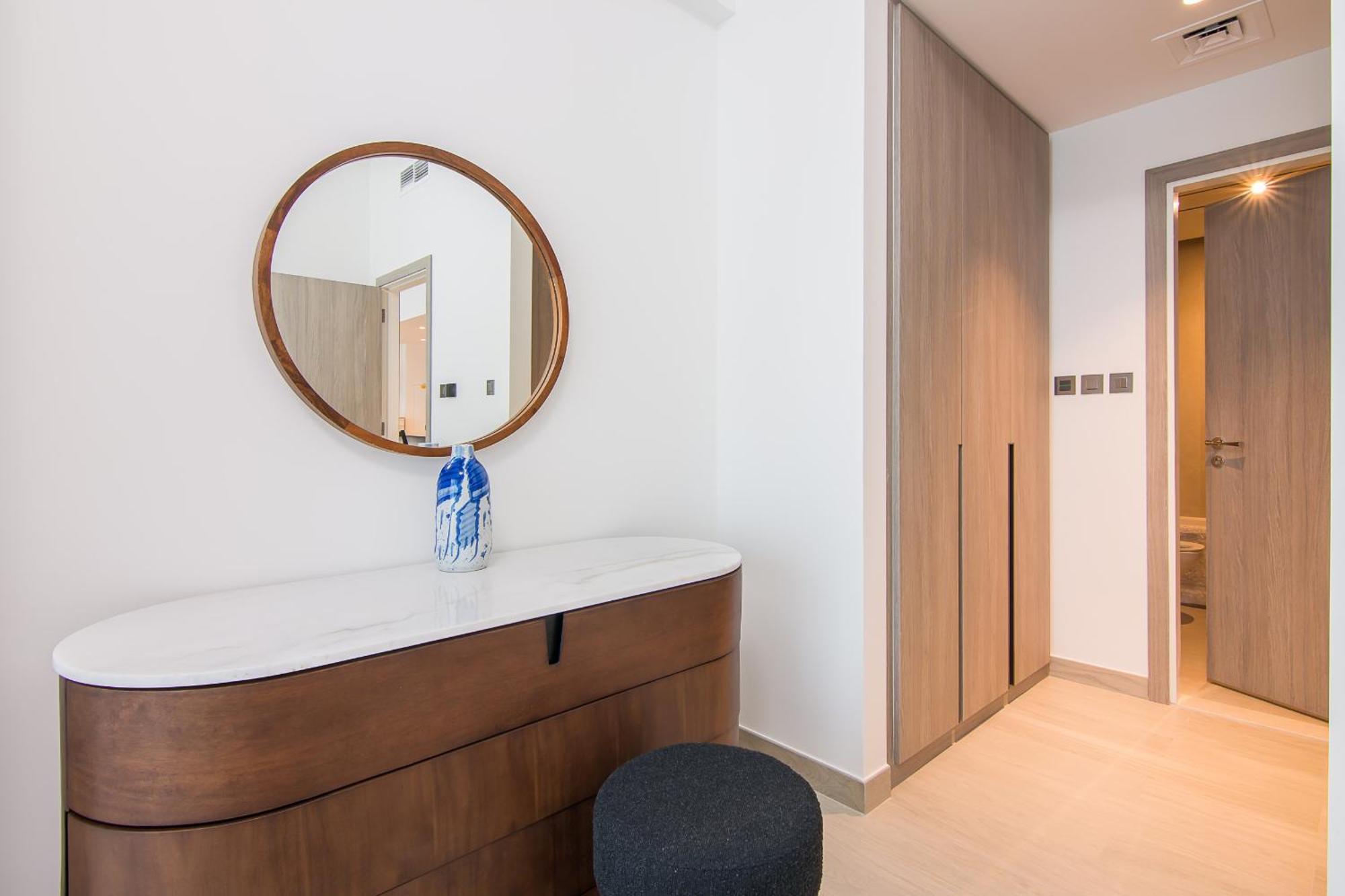Me Do Re1br, Jlt Apartment