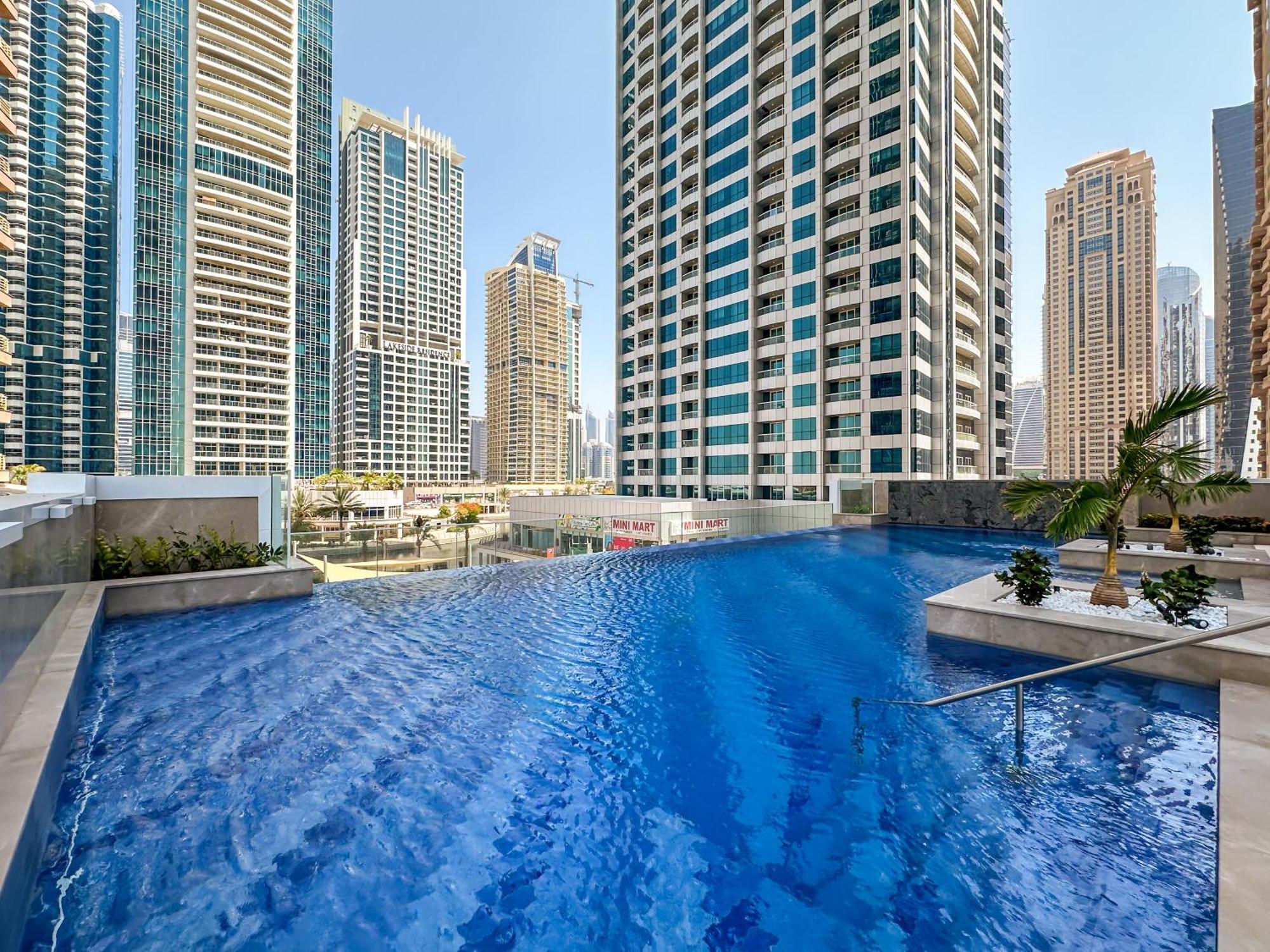 Me Do Re1br, Jlt Dubai