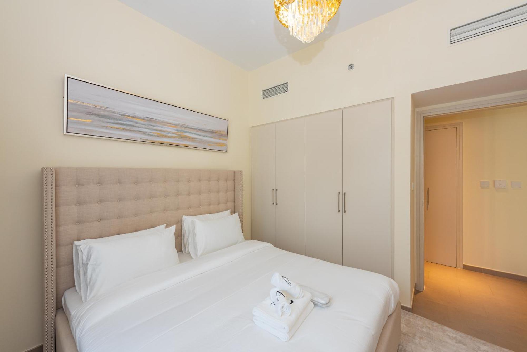 Park Heights 1 Bedroom Hills Apartment *