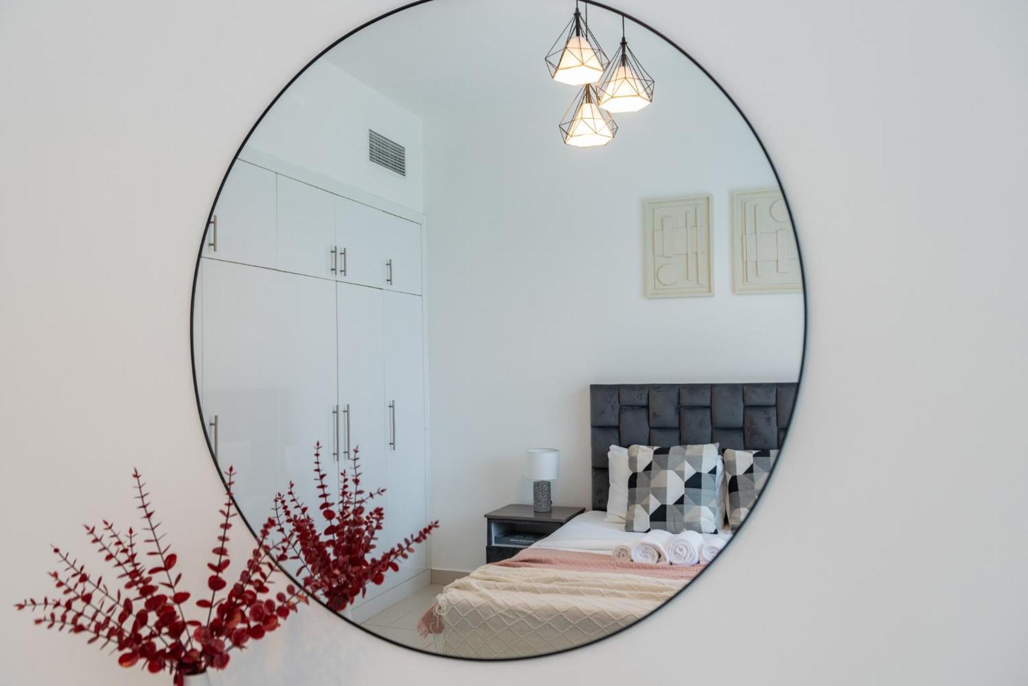 Shoresinn - Charming 1br With Marina Views