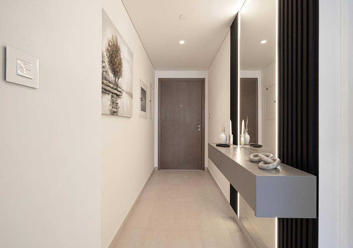Burj Khalifa View - Luxe 2br - Mall Access Apartment Dubai
