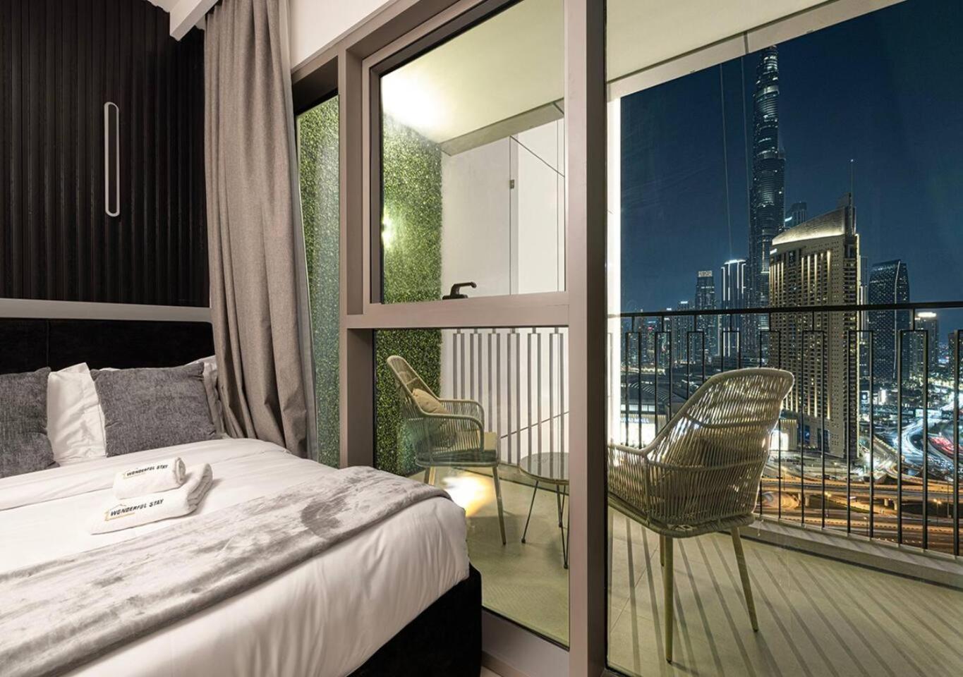 Burj Khalifa View - Luxe 2br - Mall Access * Dubai
