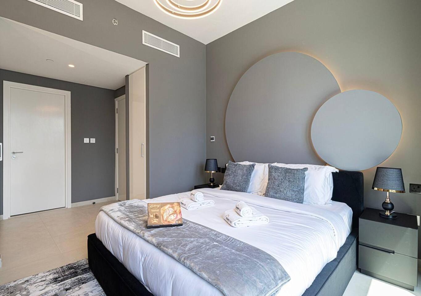 Apartment Burj Khalifa View - Luxe 2br - Mall Access *