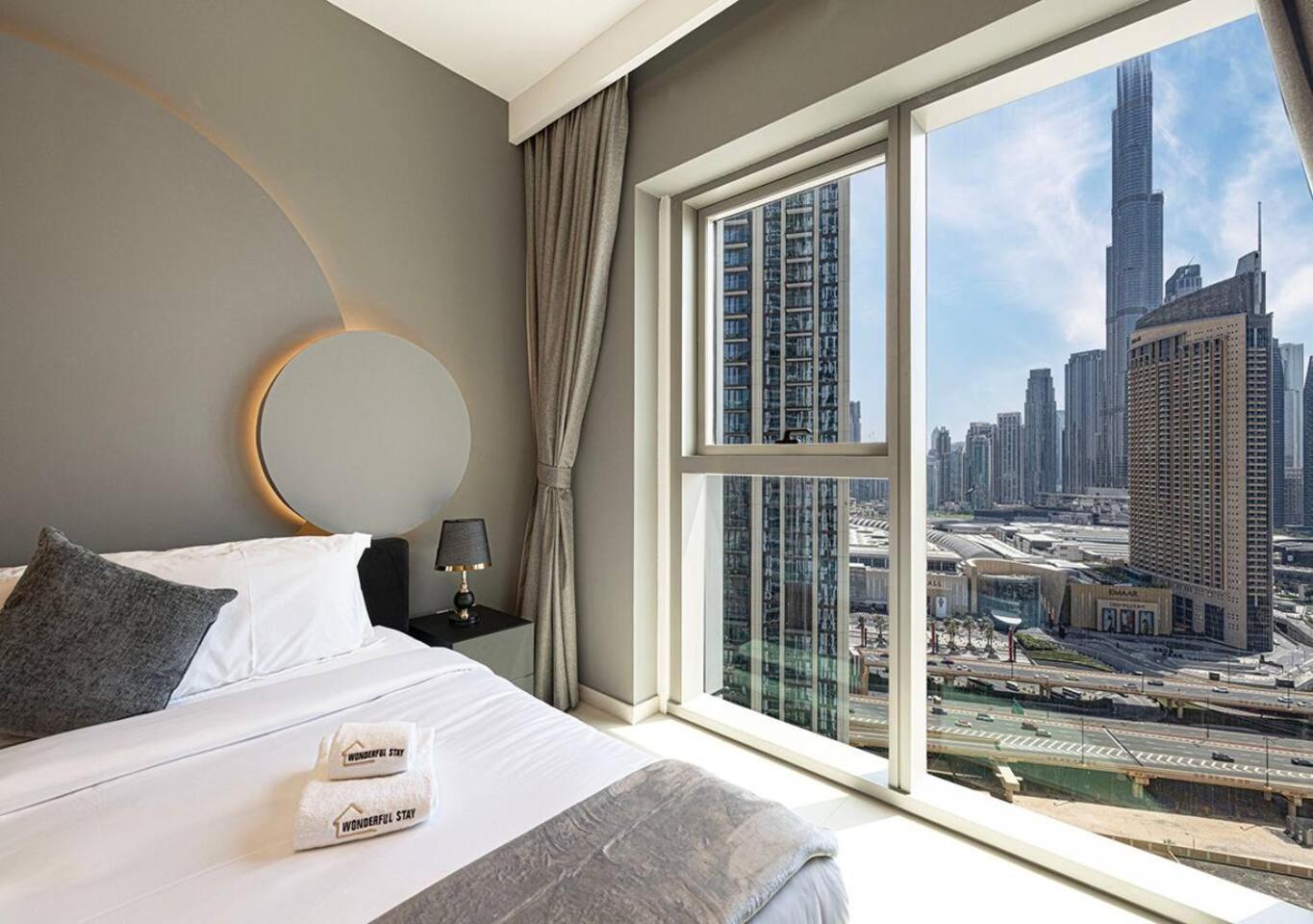 Apartment Burj Khalifa View - Luxe 2br - Mall Access *