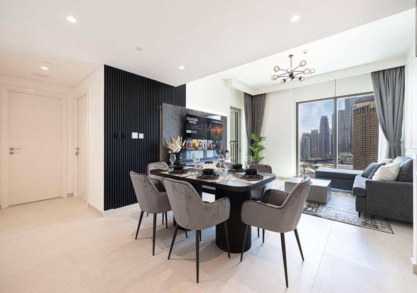 Burj Khalifa View - Luxe 2br - Mall Access Apartment Dubai