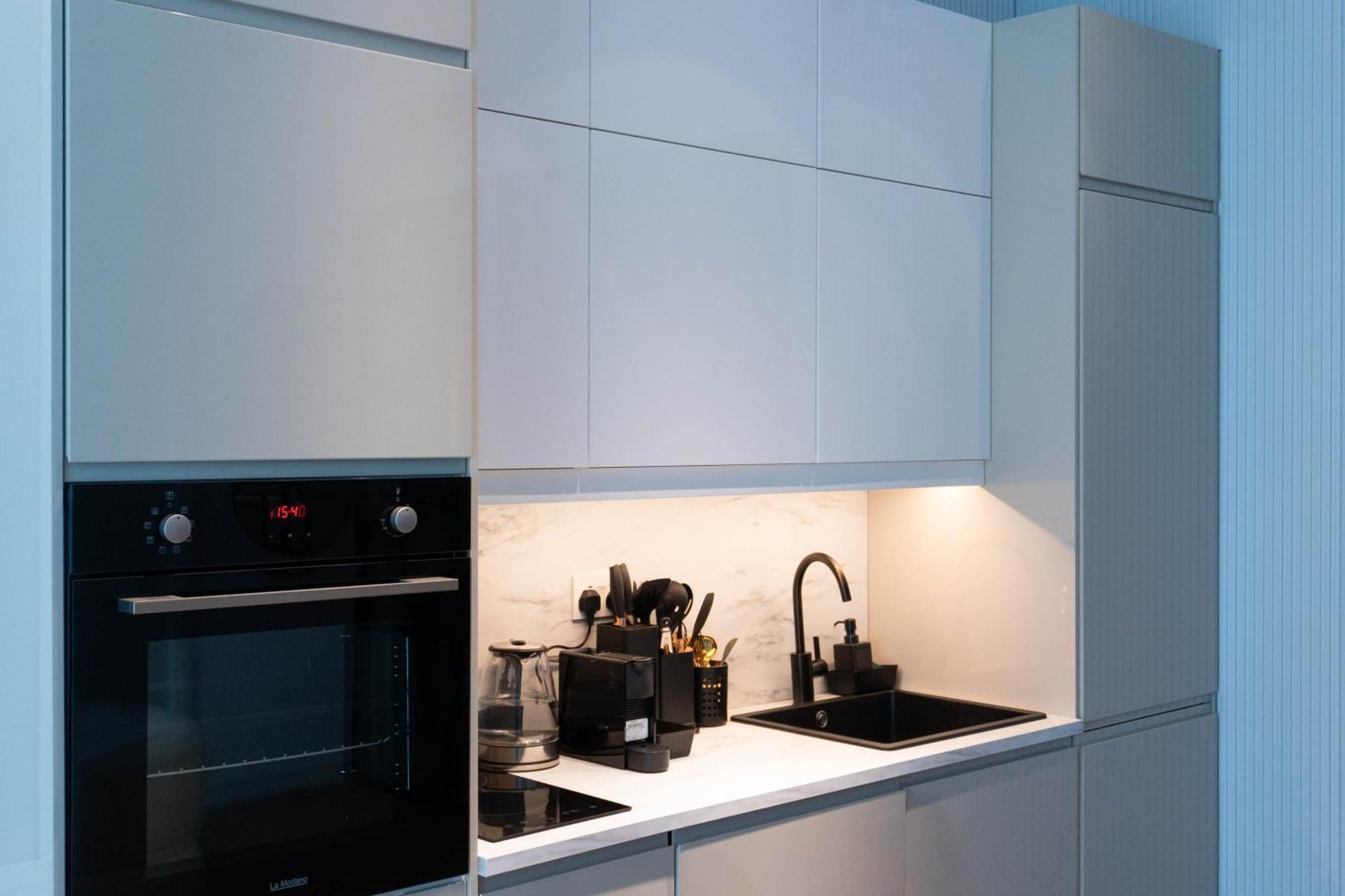 Blessed Oasis - Elegant 2br Marina Apartment
