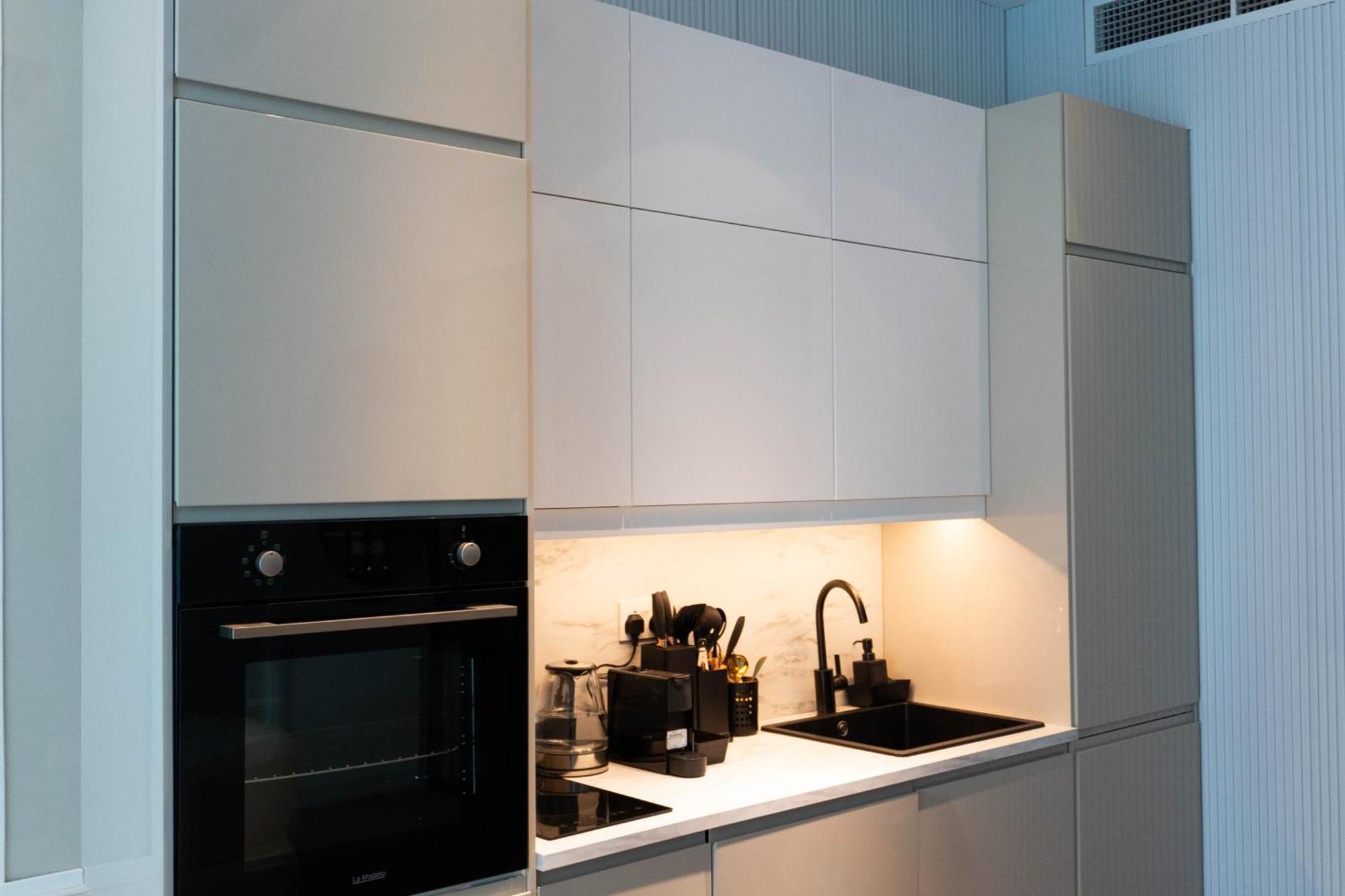 Blessed Oasis - Elegant 2br Marina Apartment Dubai