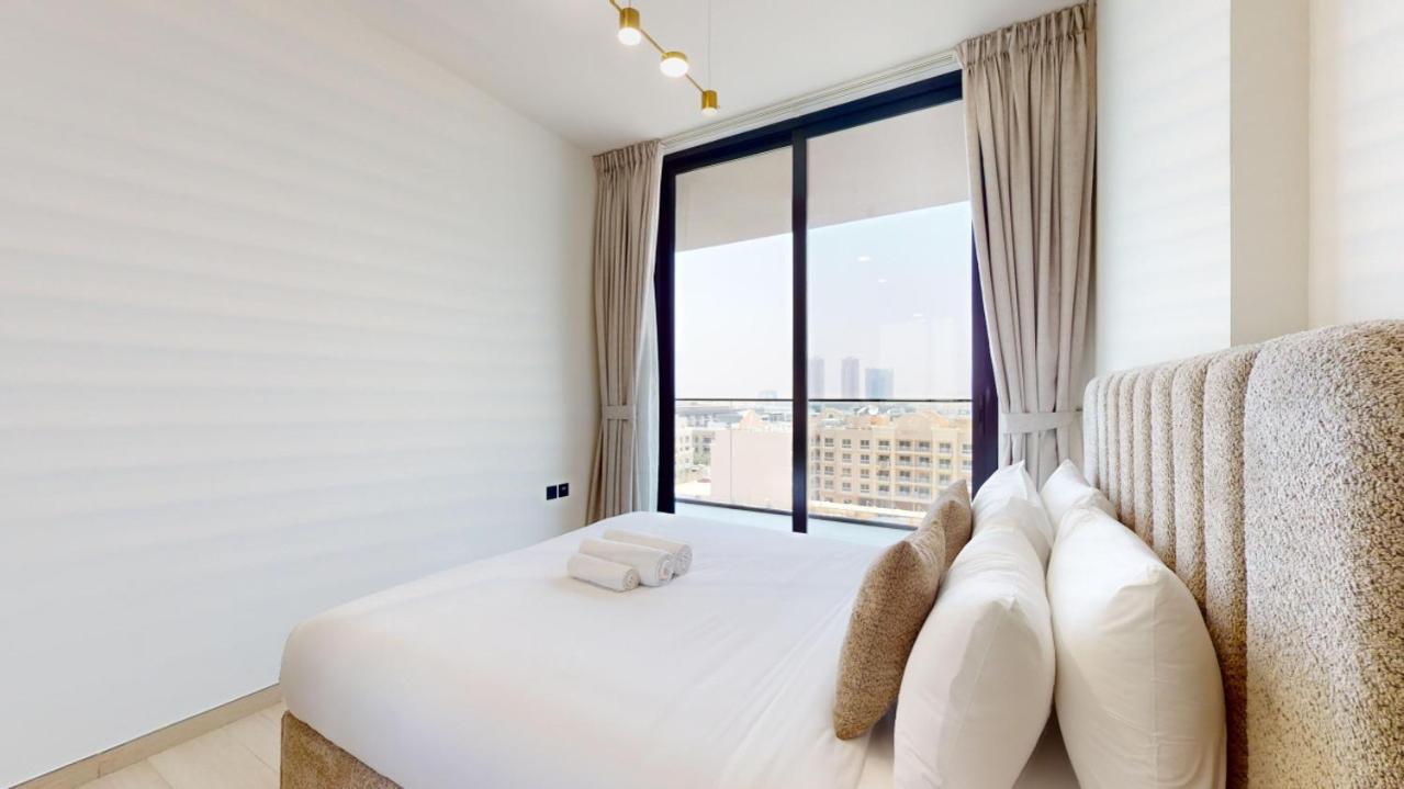 Binghatti Crest - Elegant One Bedroom Apartment Dubai