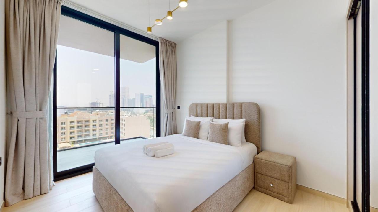 Binghatti Crest - Elegant One Bedroom Apartment Dubai