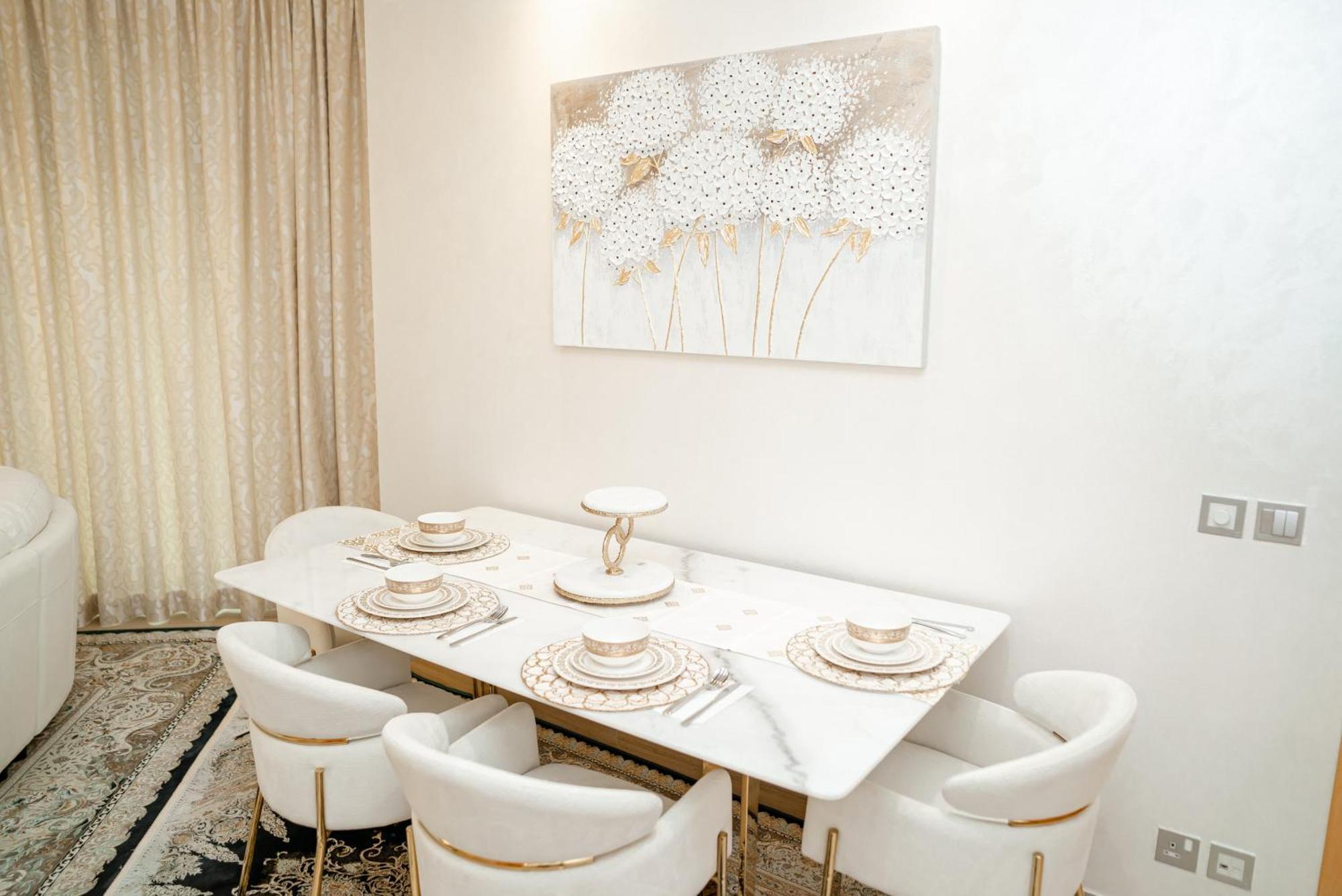2bdr Luxury In Palm Apartment Dubai