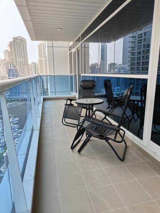 Large 1br With Great View