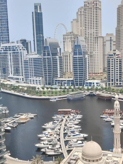 Large 1br With Great View *