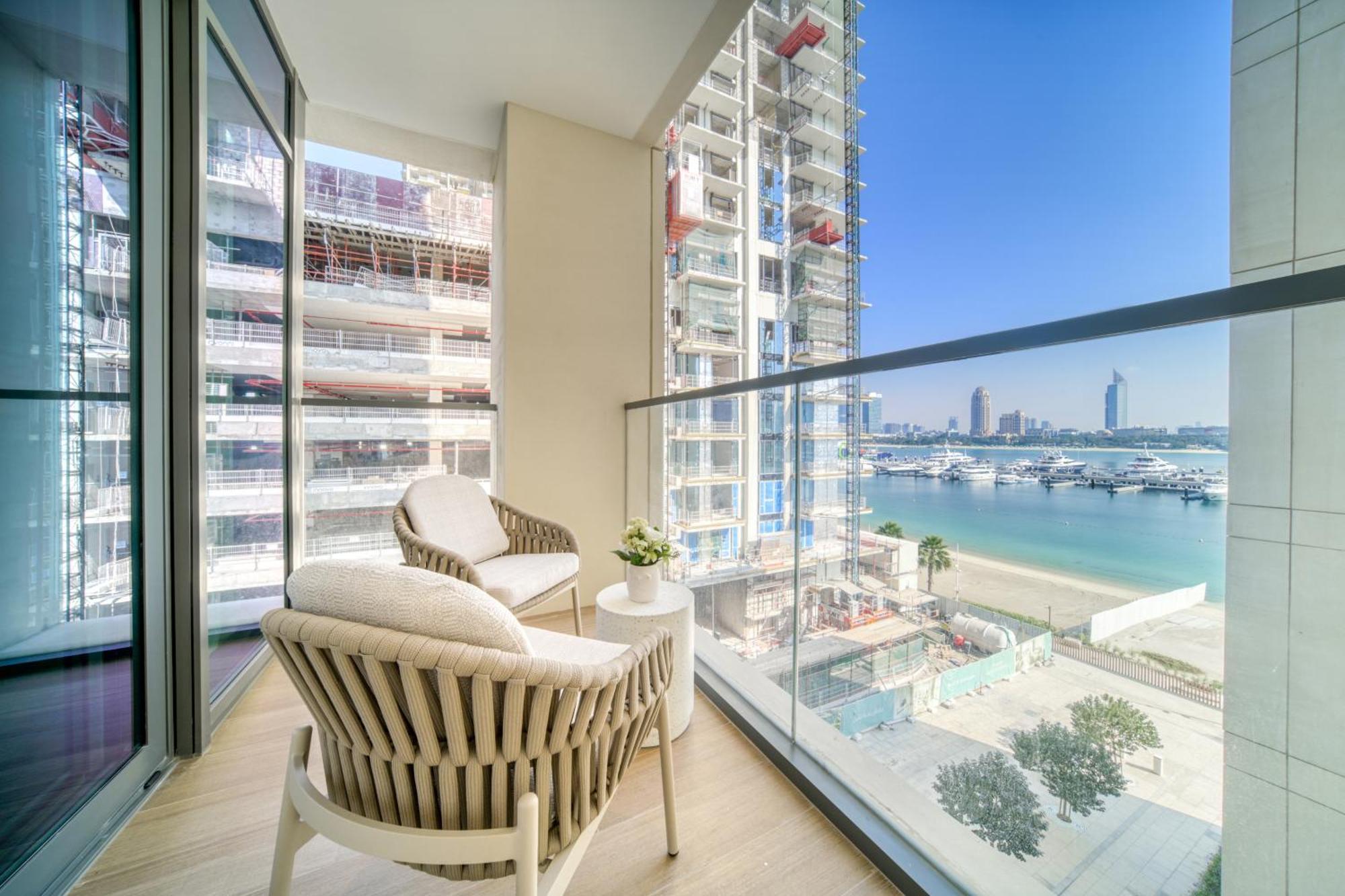 Luxury 2-bed L Emaar Beachfront Apartment *