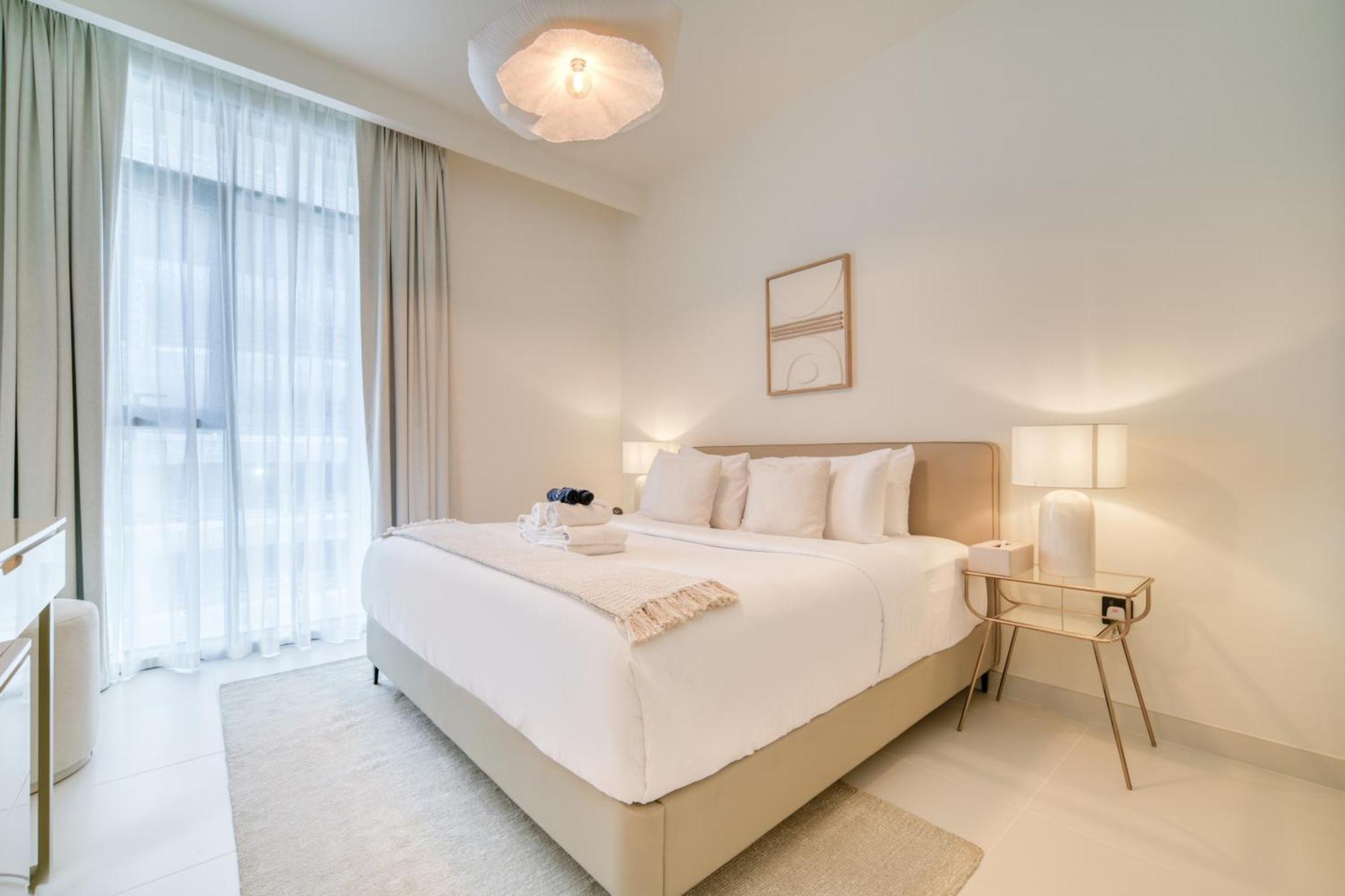 Luxury 2-bed L Emaar Beachfront *