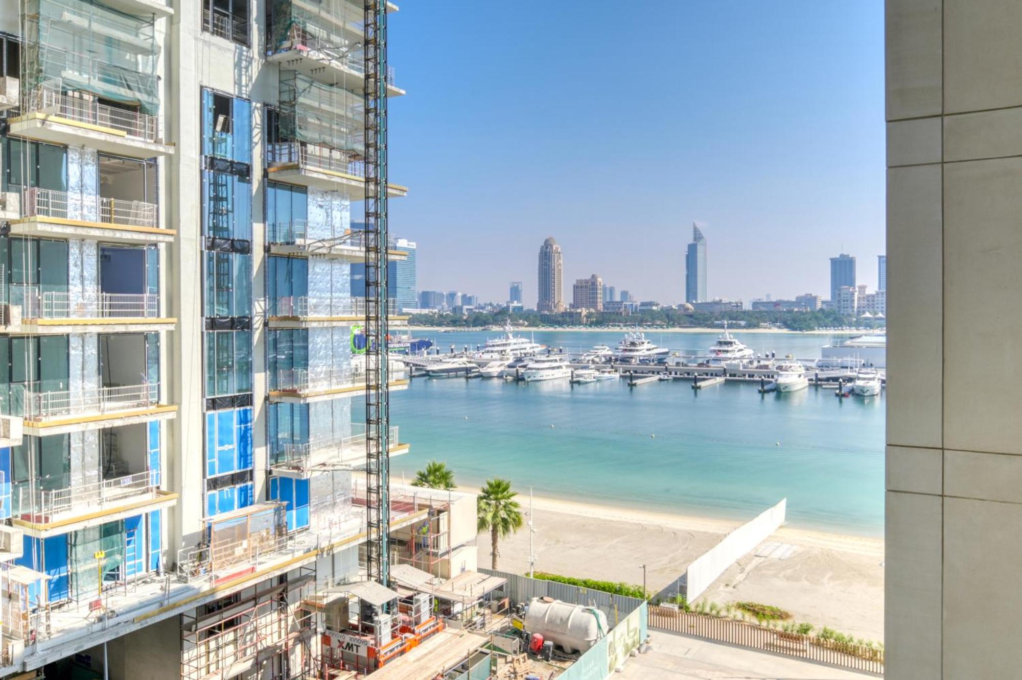 Luxury 2-bed L Emaar Beachfront * Dubai