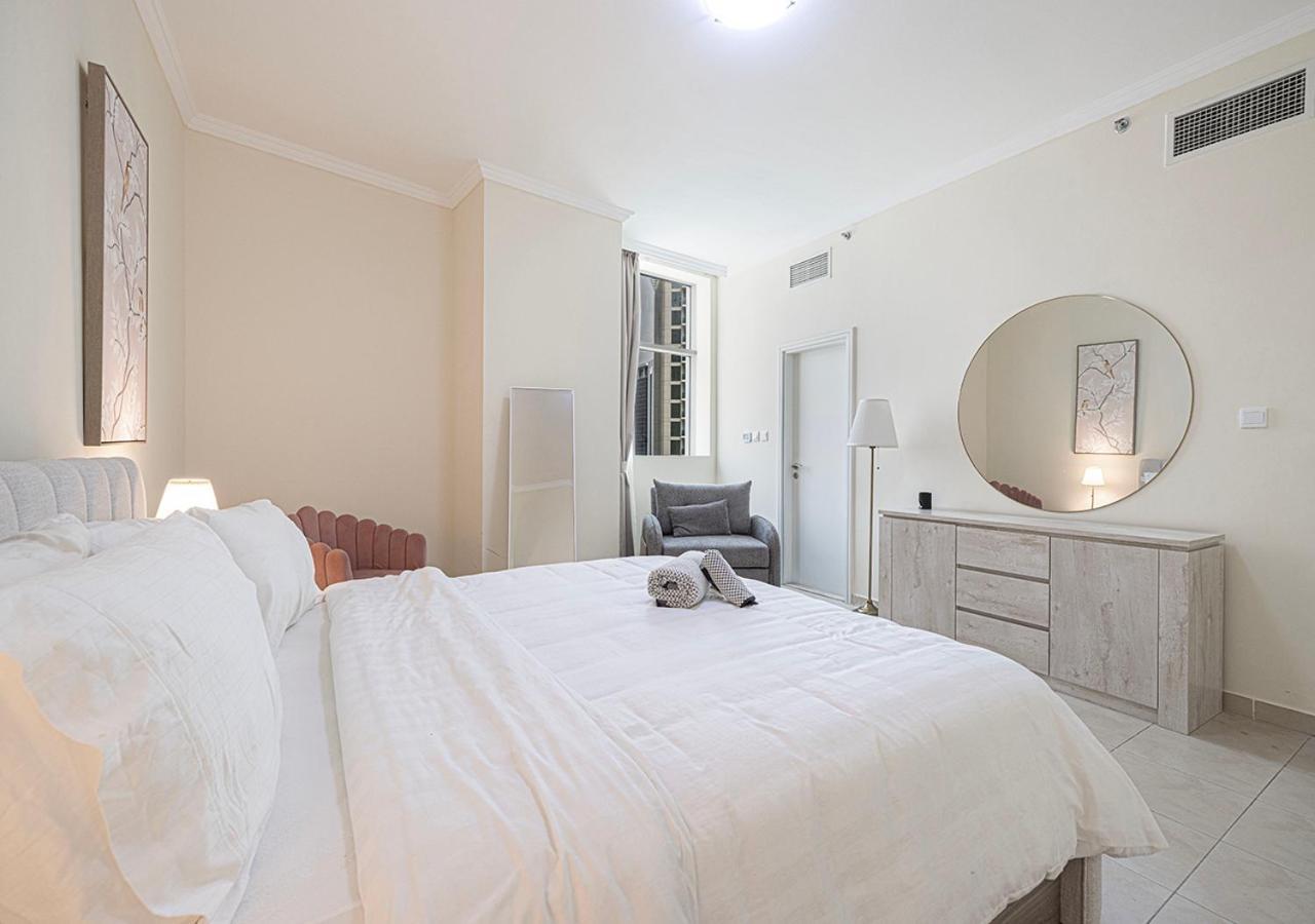 Lux 2bd In Heart Of Downtown, 2 Mins Walk To Mall - Burj Al Nujoom *