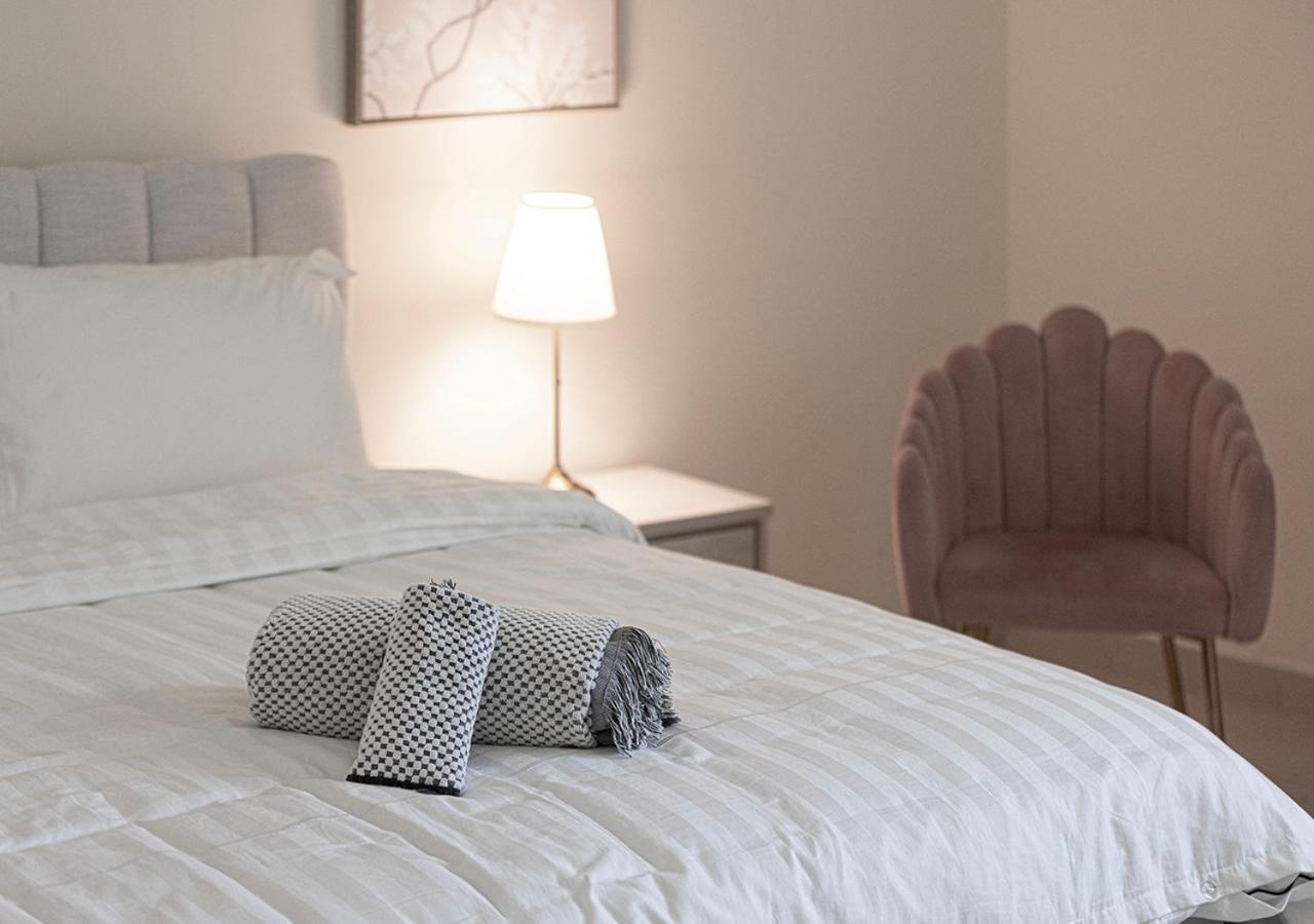 Apartment Lux 2bd In Heart Of Downtown, 2 Mins Walk To Mall - Burj Al Nujoom Dubai
