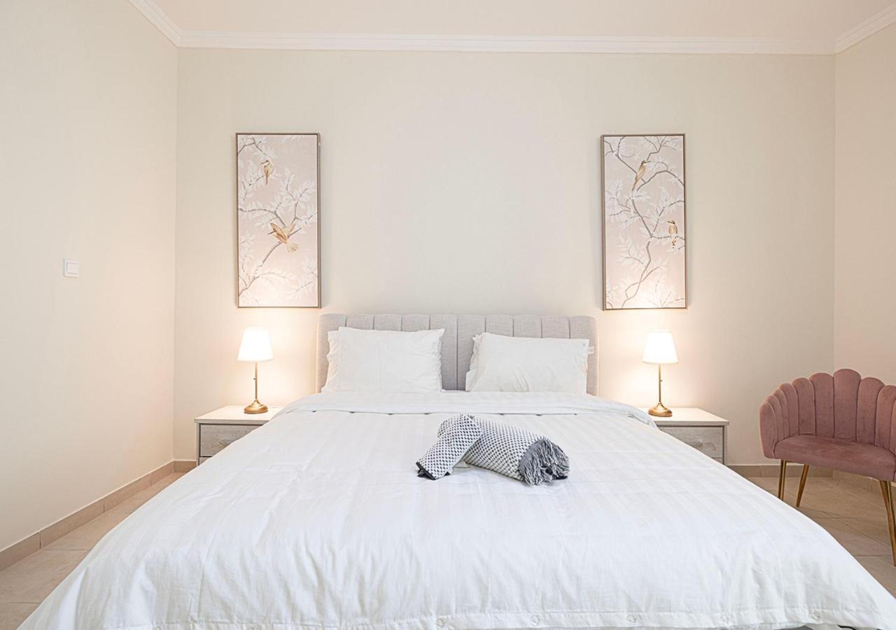 Lux 2bd In Heart Of Downtown, 2 Mins Walk To Mall - Burj Al Nujoom