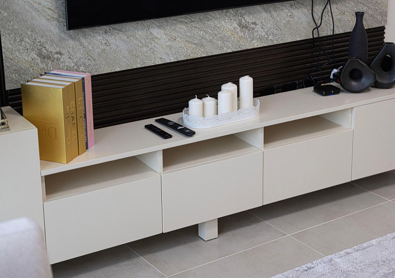 Lux 2bd In Heart Of Downtown, 2 Mins Walk To Mall - Burj Al Nujoom Apartment Dubai