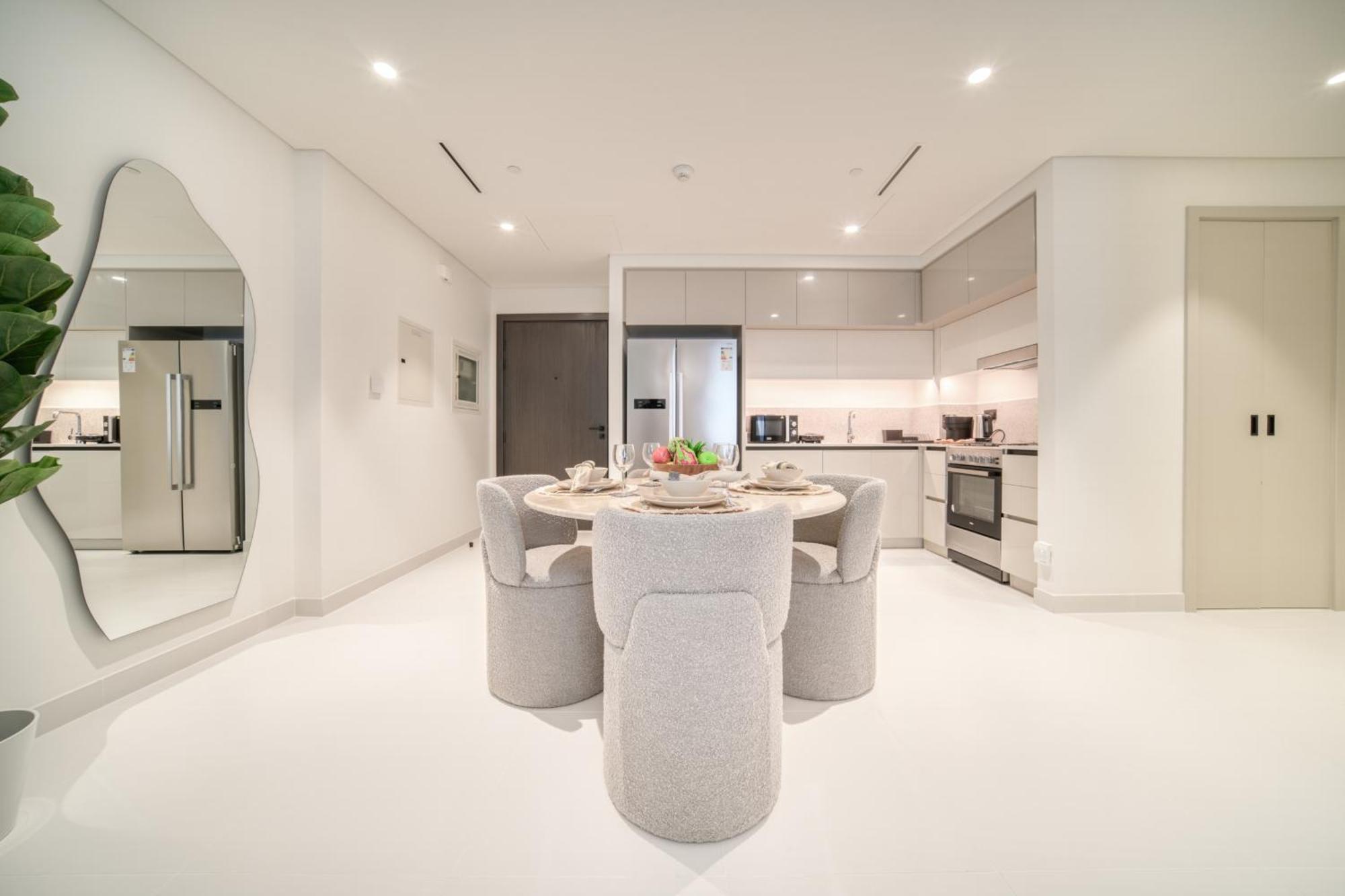 Luxury 2-bed L Emaar Beachfront Apartment