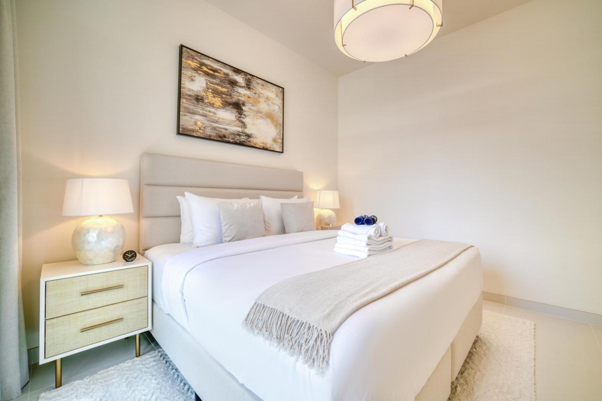 Luxury 2-bed L Emaar Beachfront Apartment Dubai