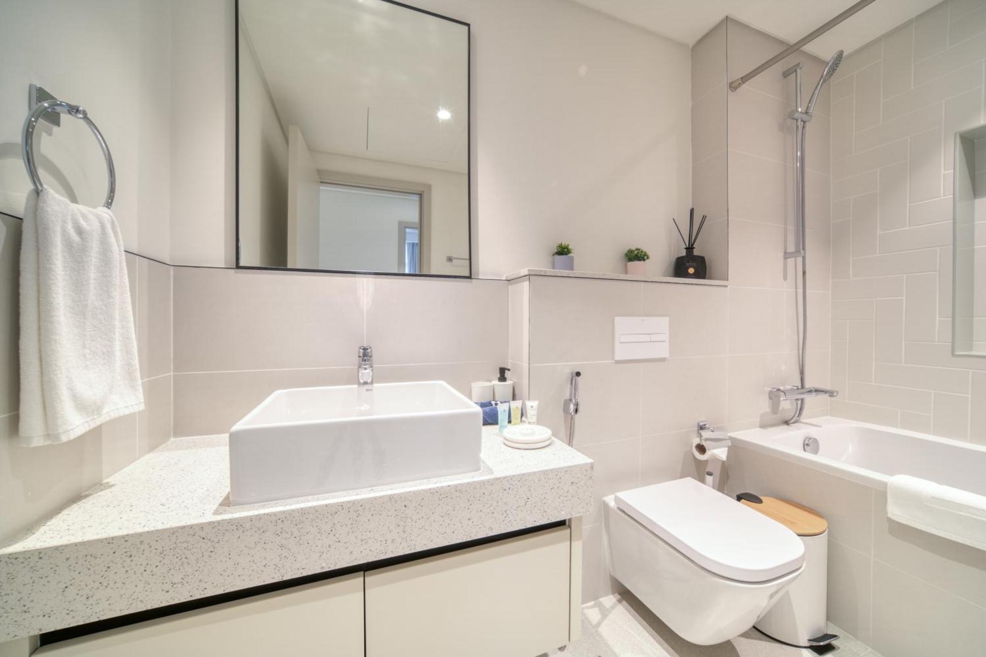 Apartment Luxury 2-bed L Emaar Beachfront