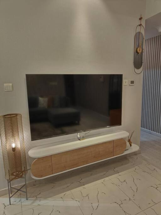 Large 1br With Great View Dubai