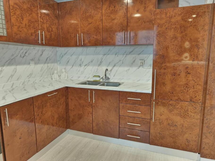 Large 1br With Great View * Dubai