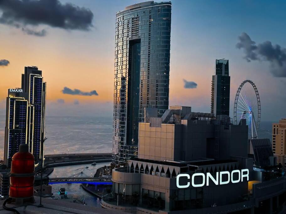 Gorgeous 2 Bedroom With Spectacular Sea View Apartment