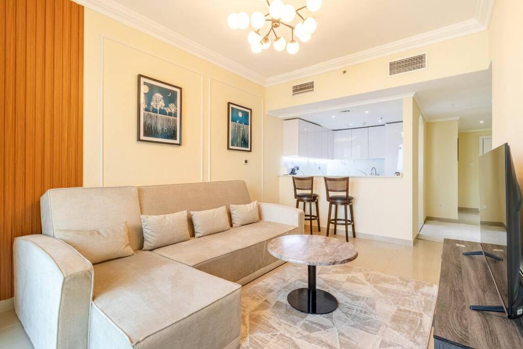 Gorgeous 2 Bedroom With Spectacular Sea View Apartment Dubai