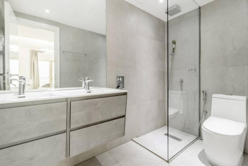 Apartment Gorgeous 2 Bedroom With Spectacular Sea View